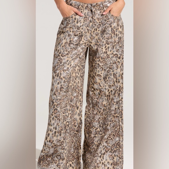 AKIRA Pants - New w tags AKIRA leopard shimmer printed wide leg pants size XS